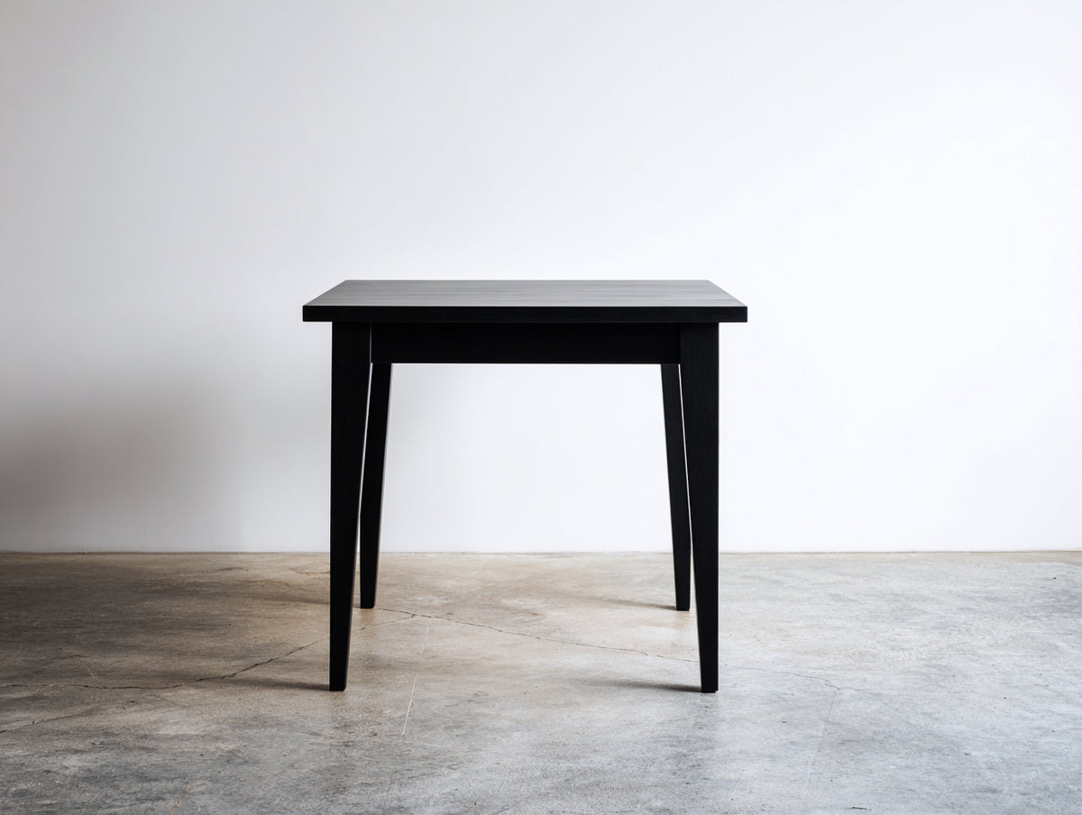 Esstisch aus Holz 100×100×75 cm - Schwarz - quadratische Tischplatte mit schlanken ausgestellten Beinen für Esszimmer